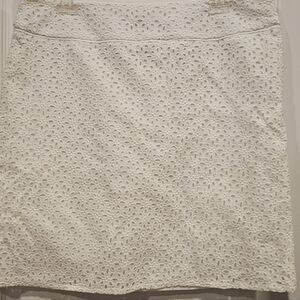 Darjoni Elegant White Floral Cutout Pattern Skirt Size 10